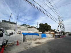 周辺は住宅が建ち並ぶ閑静な住宅街です。
