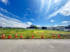 隣家とのゆとりにもこだわりを。広々敷地にご注目ください。
