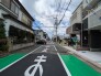 駐車が苦手な方にも嬉しい、前面７ｍ道路に面した住まい。

