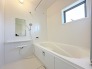 広々１坪タイプのゆったり浴室ユニット。防カビ・抗菌素材なのもうれしい。
