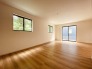 どんな家具にでも相性が良い清潔感ある白色調のクロスを採用。主張しすぎない配色、耐久性にも優れた床材は日々のメンテナンスも楽に、快適に過ごして頂けるよう考えられています。
