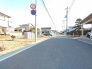 駐車が苦手な方にも嬉しい、前面６ｍ道路に面した住まい。
建築前の更地写真