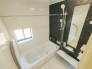 1号棟 広々１坪タイプのゆったり浴室ユニット。防カビ・抗菌素材なのもうれしい。
 2024/06/15m