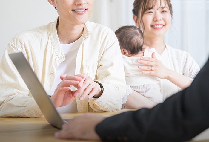 子持ち夫婦の打ち合わせの様子